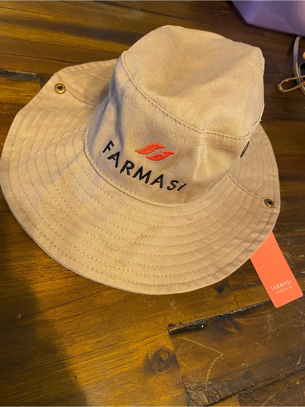 Farmasi Bucket Hat